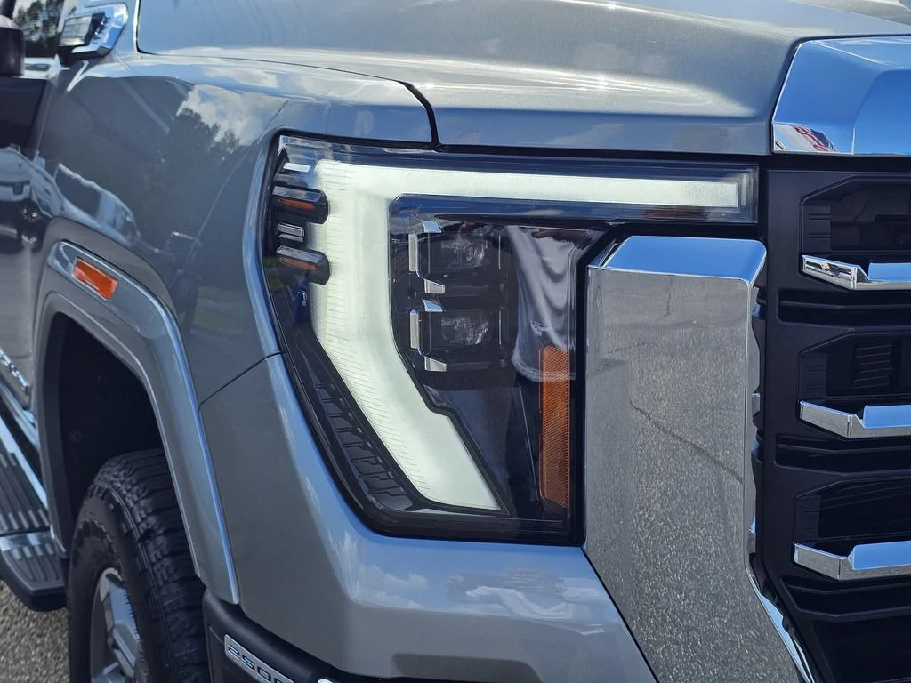 Used 2025 Sterling Metallic GMC SLT image 4