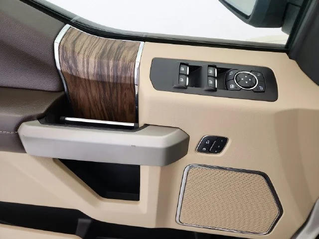 Used 2018 White Gold Ford Lariat image 22