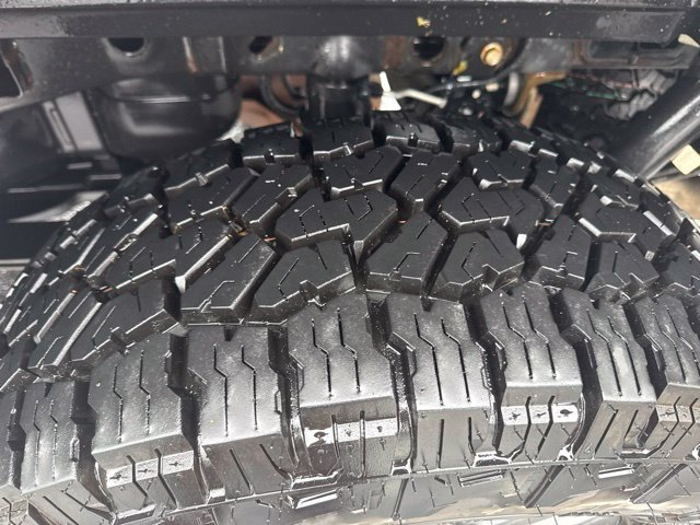 Used 2021  Ford  image 9