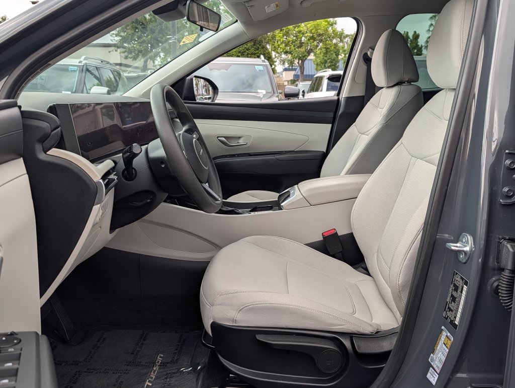 2025 Hyundai Tucson SE - Photo 11