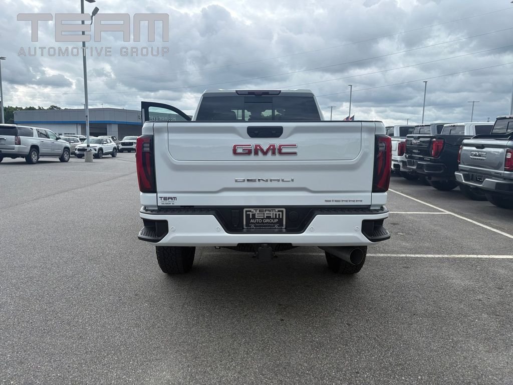 Used 2025 White GMC Denali image 30
