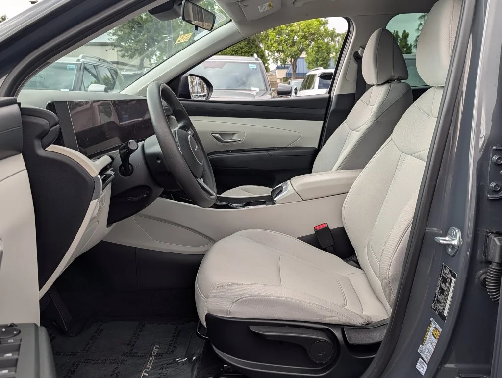 Used 2025 Gray Hyundai SE image 11
