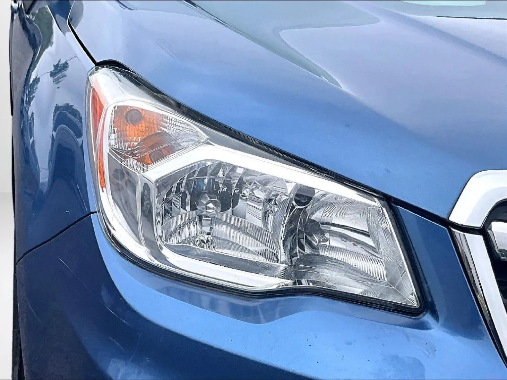 Used 2015 Blue Subaru 2.5i Premium image 28