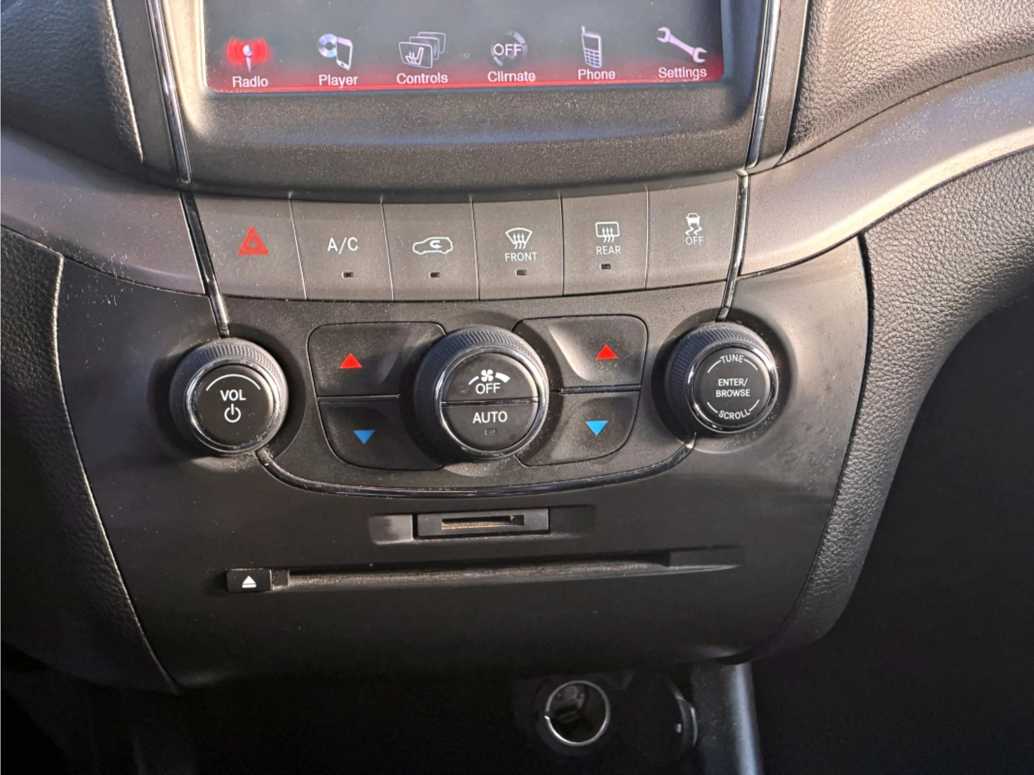 Used 2018 Billet Clearcoat Dodge Crossroad image 17