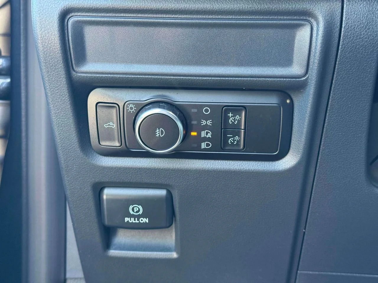 Used 2023 CARBONIZED GRAY METALLIC Ford XL image 20
