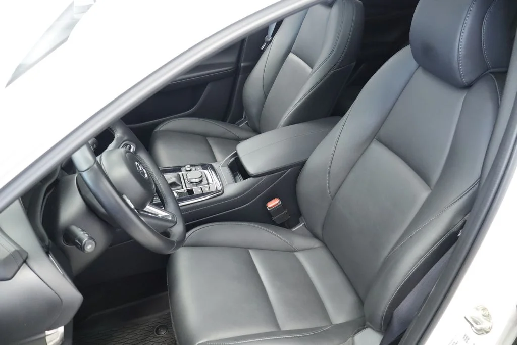 Certified Used 2022 White Mazda 2.5 S Preferred Package image 29