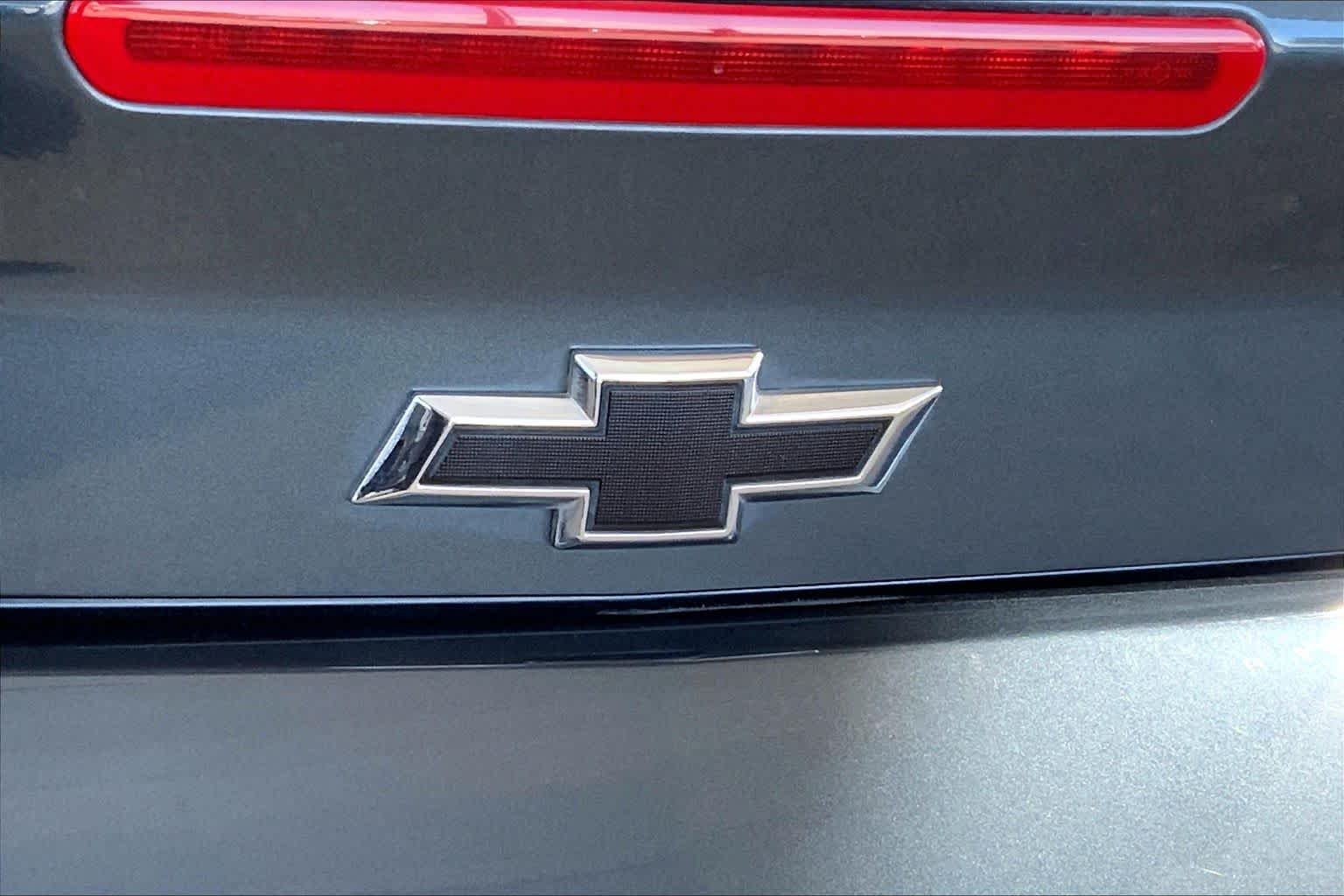 Used 2022 Shadow Gray Metallic Chevrolet 1LS image 28