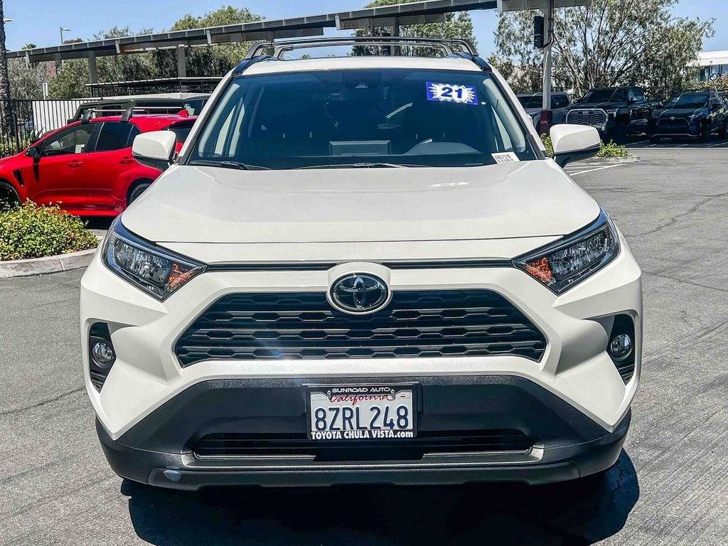 Used 2021 White Toyota XLE Premium image 2