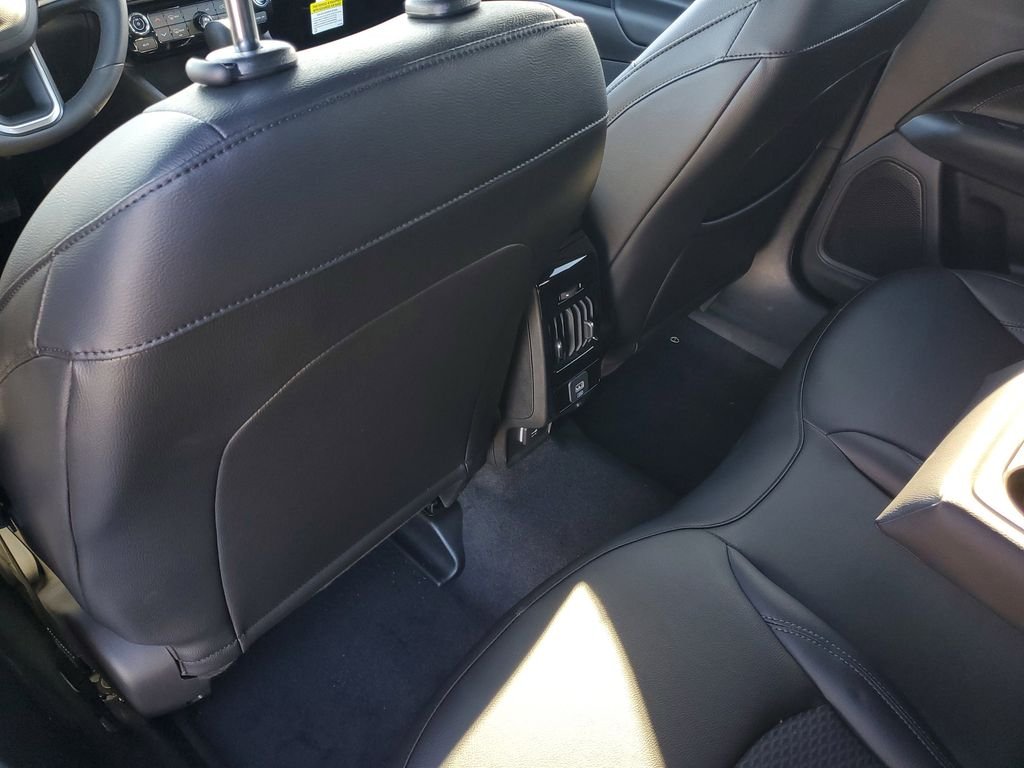 New 2026 Hydro Blue Pearlcoat Jeep Latitude image 8