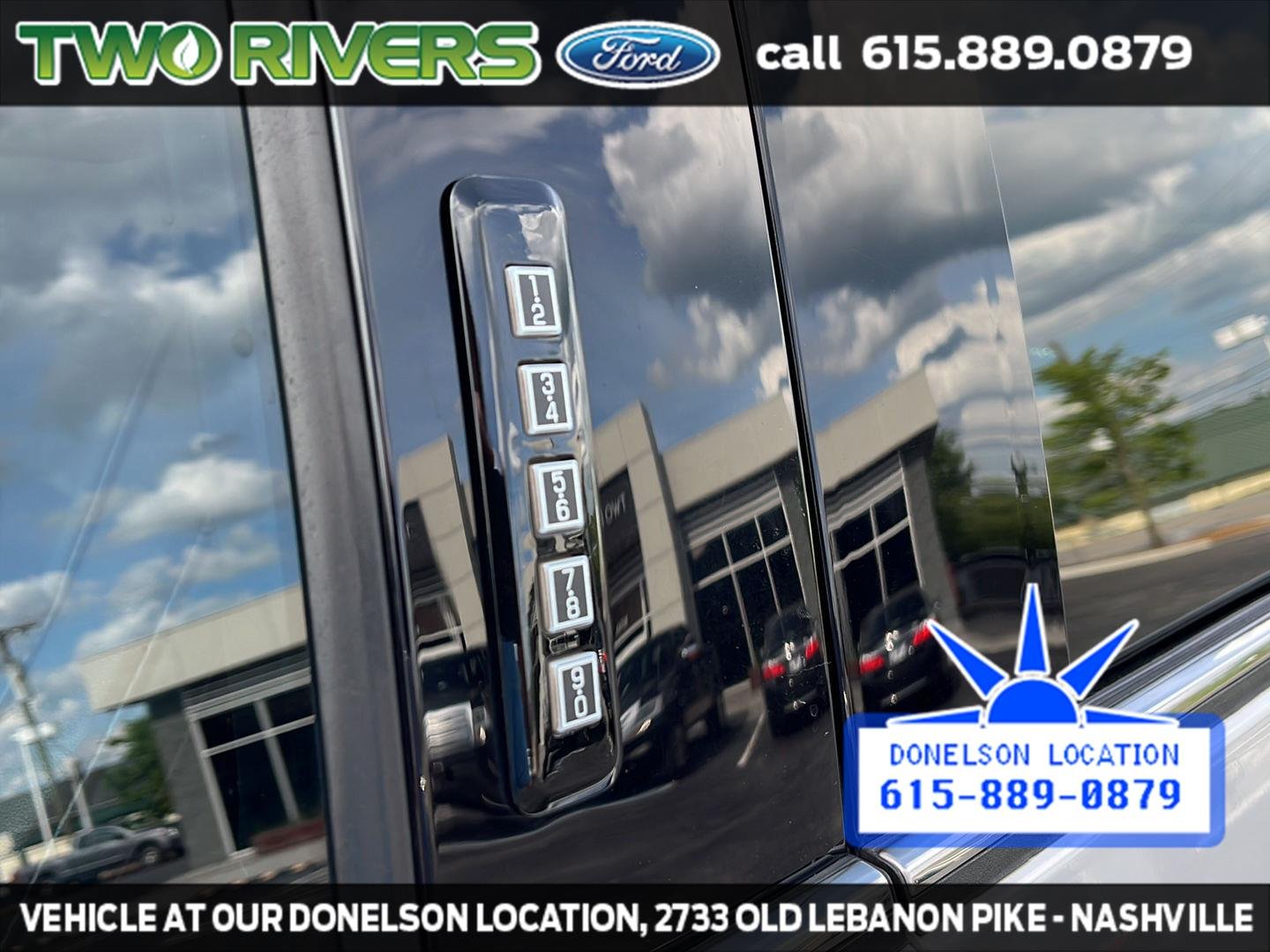 Used 2018 White Platinum Tri-Coat Metallic Ford Platinum image 6