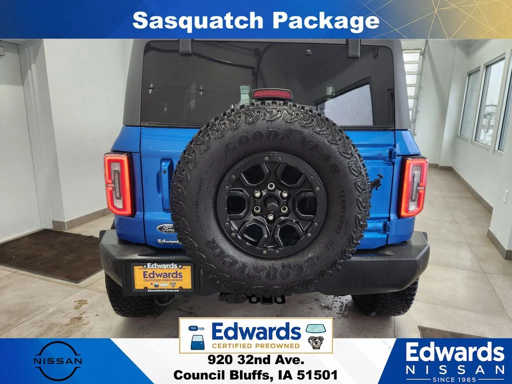 Used 2021 Blue Ford Wildtrak image 8