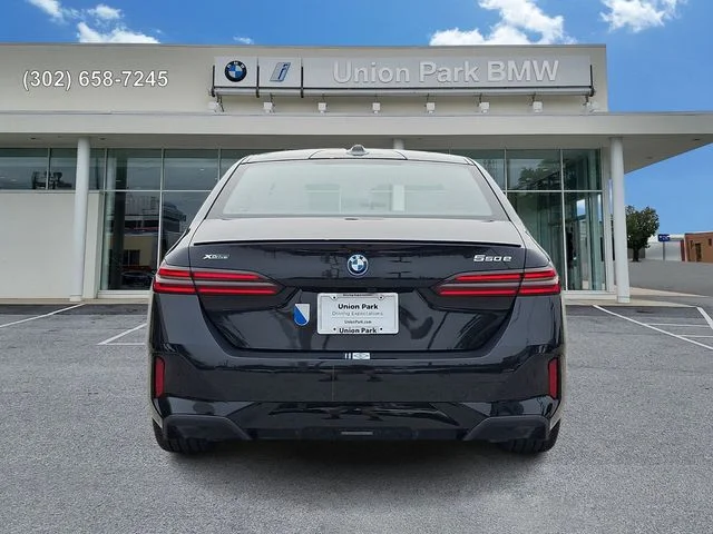Used 2026 Black Sapphire Metallic BMW 550e xDrive image 5