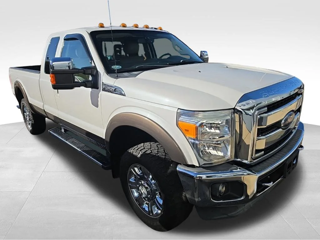 Used 2015 White Ford Lariat image 3