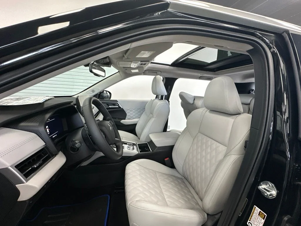 2025 Mitsubishi Outlander Plug-in Hybrid Platinum Edition - Photo 22