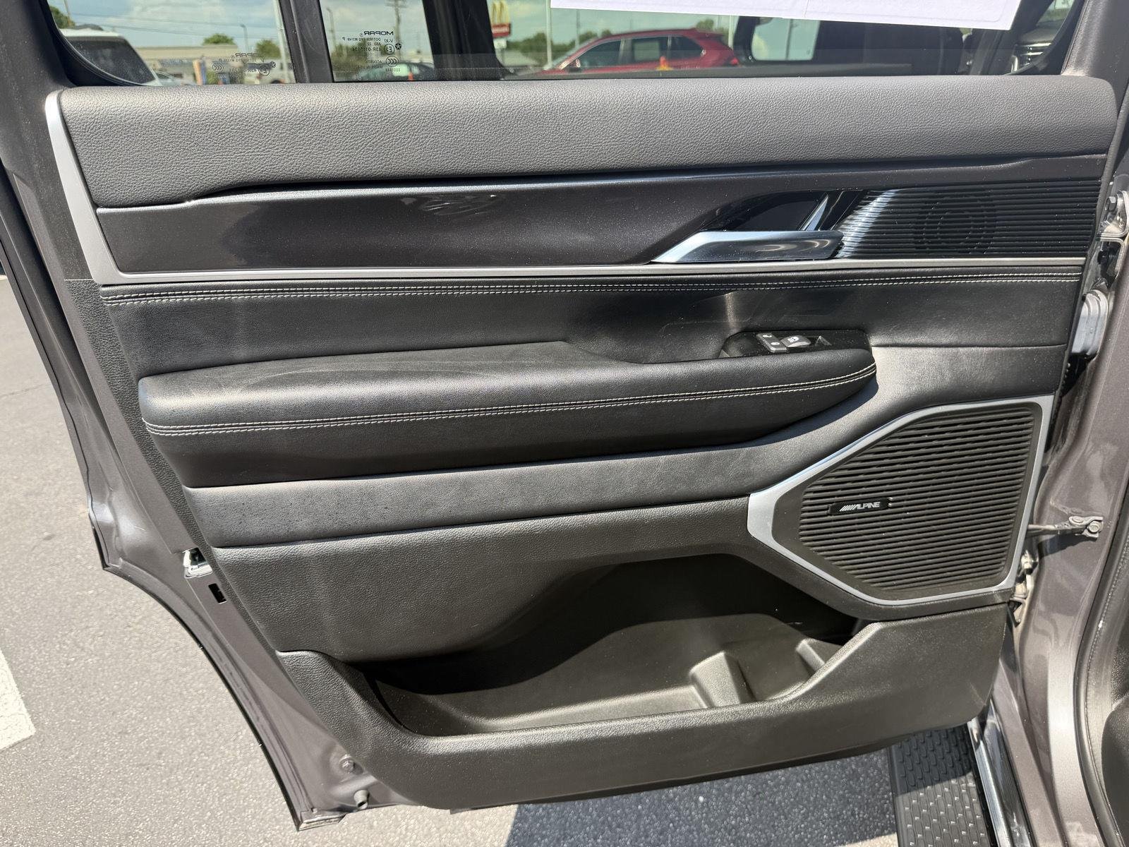 Used 2022 Baltic Gray Metallic Clearcoat Jeep Series I image 14