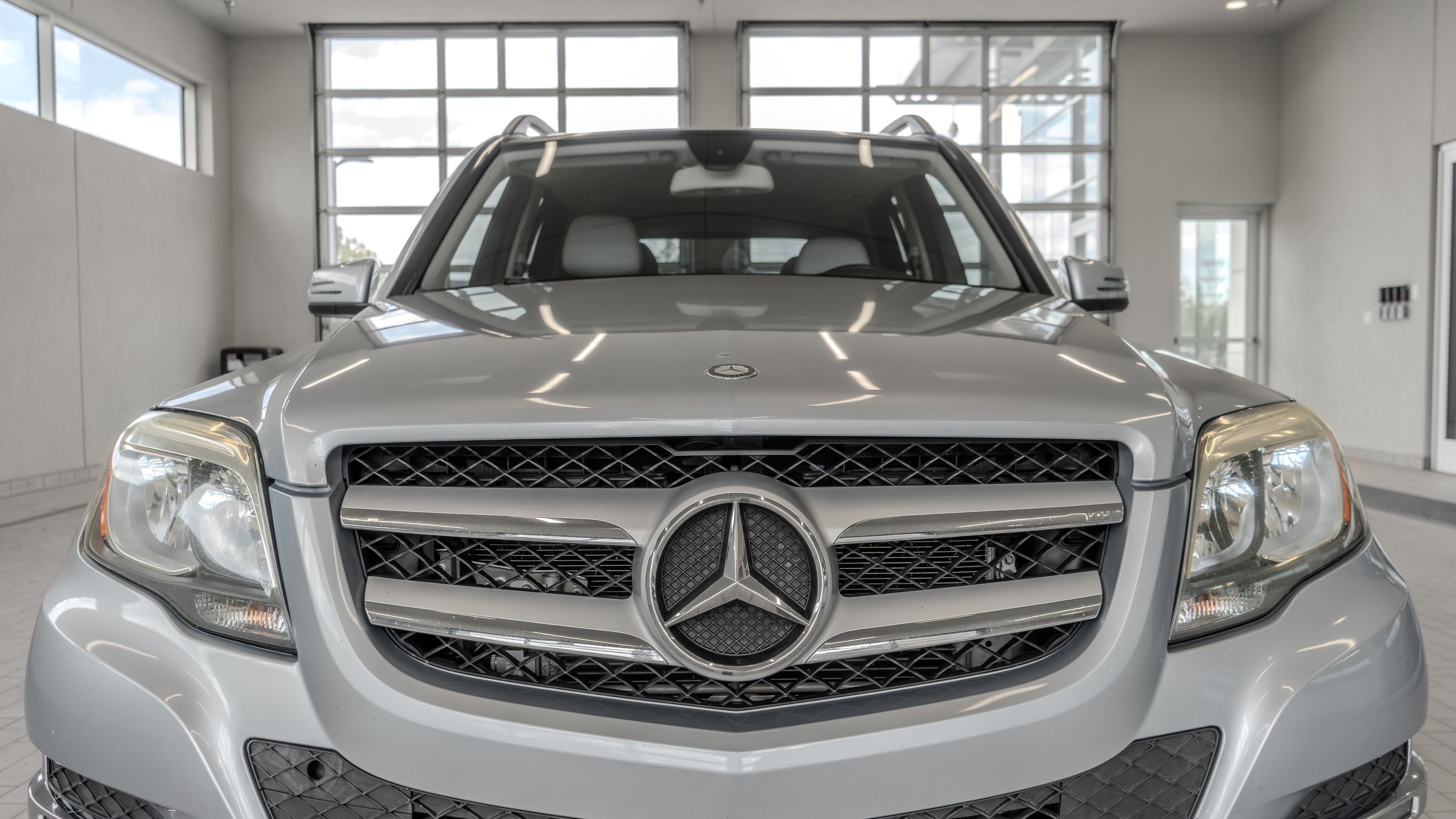 Used 2015 Diamond Silver Mercedes-Benz GLK 250 image 23