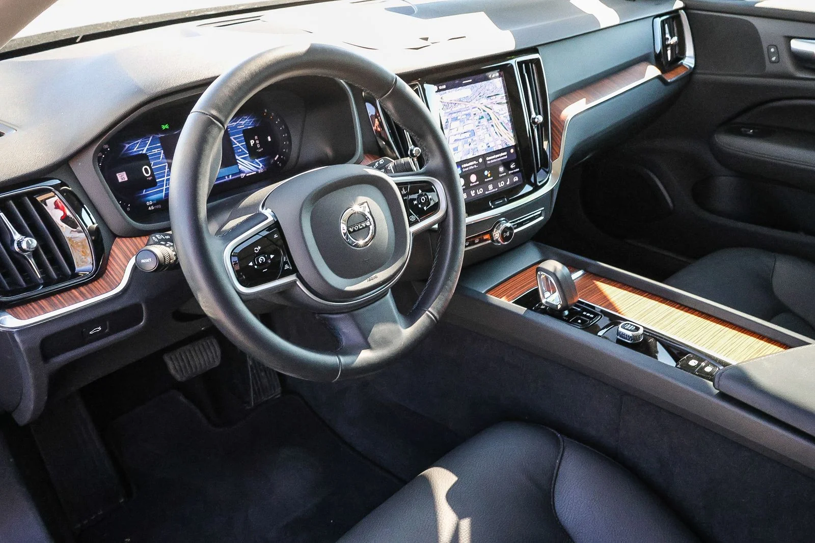 2025 Volvo V60 Cross Country Plus - Photo 28