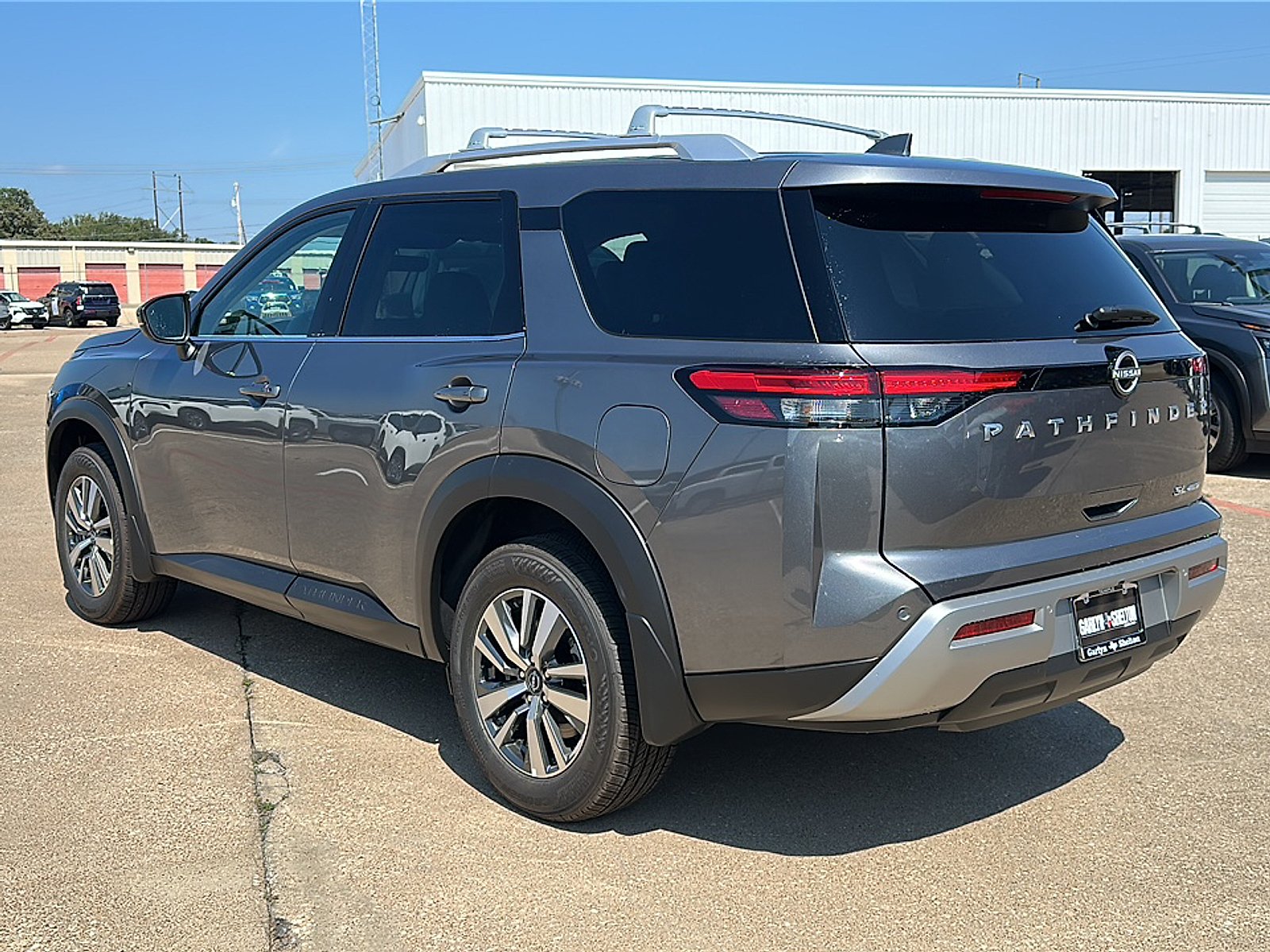 2025 Nissan Pathfinder SL photo 4