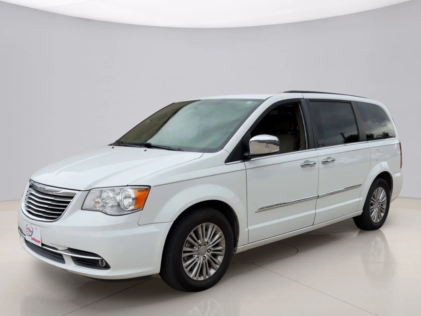 Used 2016 White Chrysler TOURING-L image 1