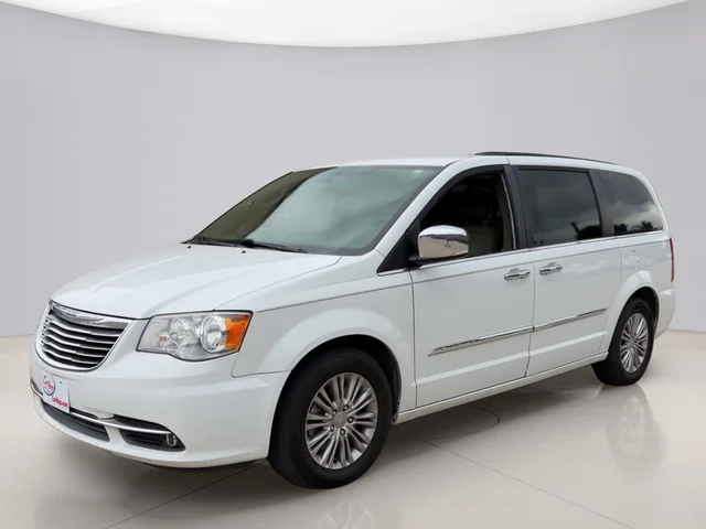 Pre-Owned 2016 Chrysler Town and country TOURING-L