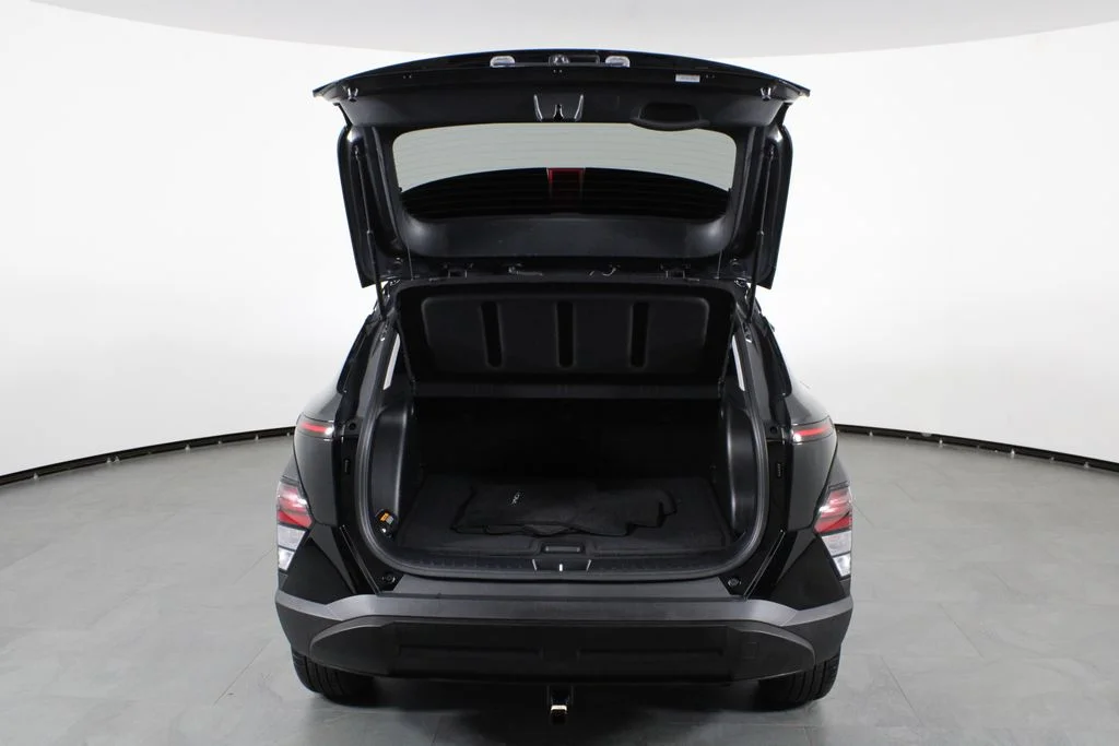 Used 2026 Black Hyundai SEL Sport image 17