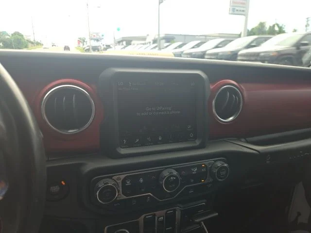Used 2023 White/off-white Jeep Rubicon image 9