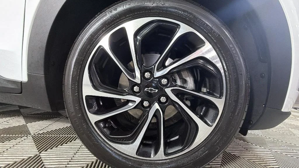 Used 2023 Summit White Chevrolet Premier image 36
