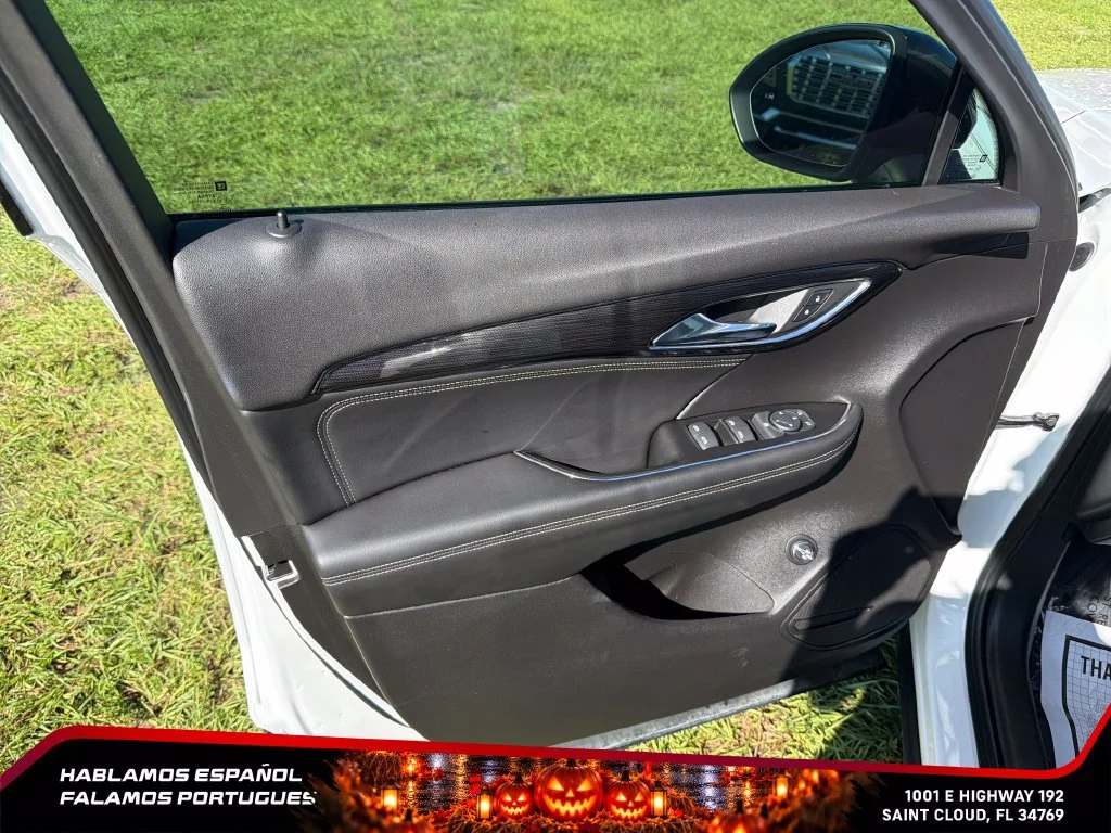 Used 2023 SUMMIT WHITE Buick Preferred image 12