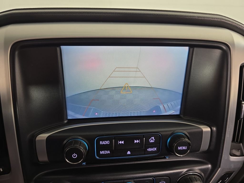 Used 2018 White GMC SLT image 17