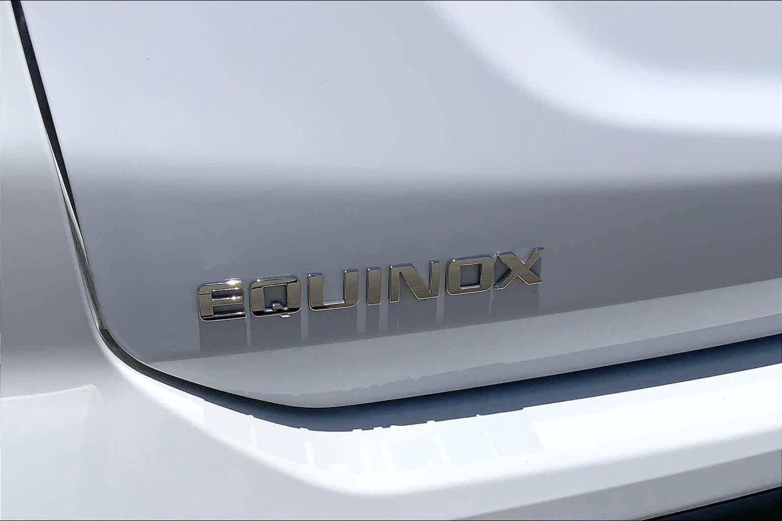 Used 2024 Summit White Chevrolet LT image 32