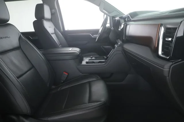 Used 2026 White GMC Denali image 33