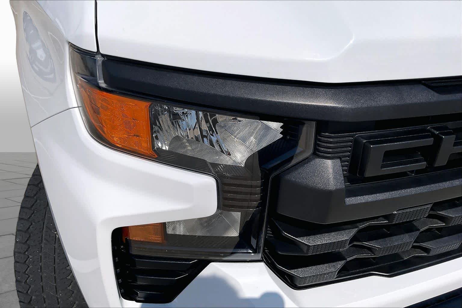 Used 2024 Summit White Chevrolet Custom Trail Boss image 26