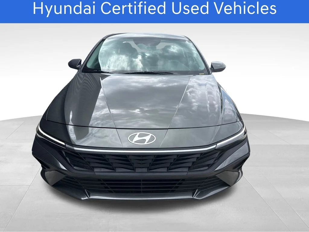 Certified Pre-Owned 2025 Hyundai Elantra SE
