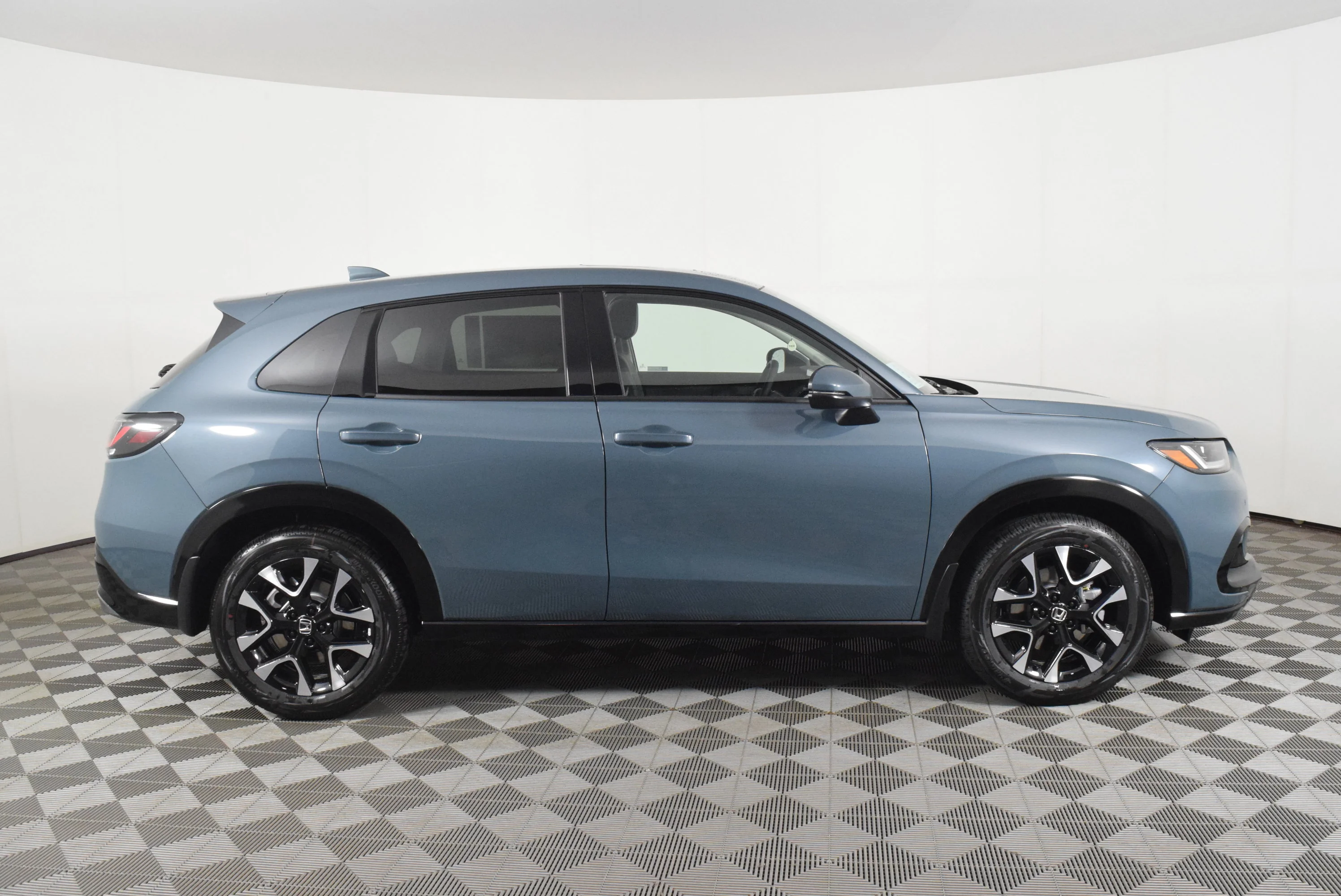 New 2027 Nordic Forest Pearl Honda EX-L image 5