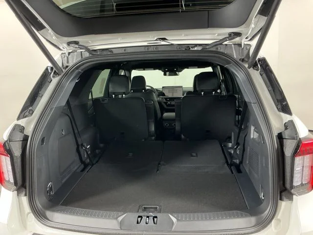 New 2026 Star White Metallic Tri-Coat Ford ST image 34
