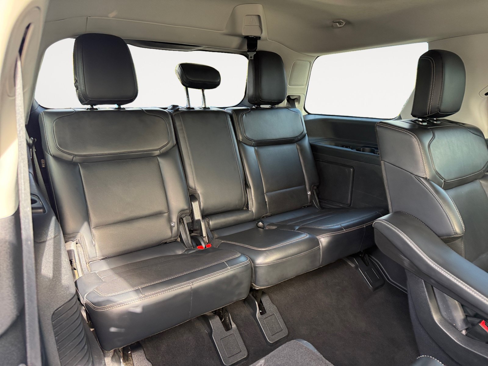 Certified Used 2025 Oxford White Ford Platinum image 19