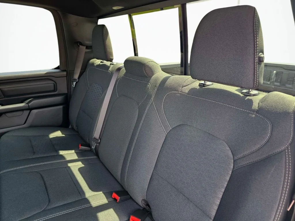 2026 RAM 1500 Express - Photo 33