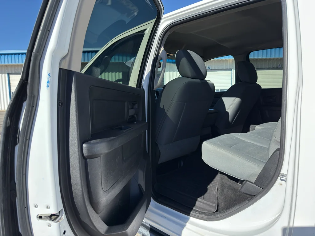 Used 2015 Bright White Clearcoat Ram Tradesman image 12