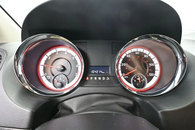 Used 2013 Silver Dodge SXT image 27