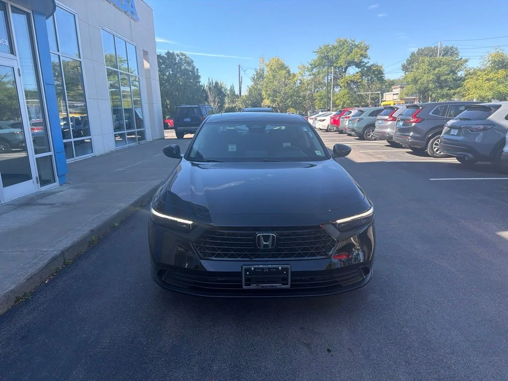 New 2026 Black Honda SE image 2