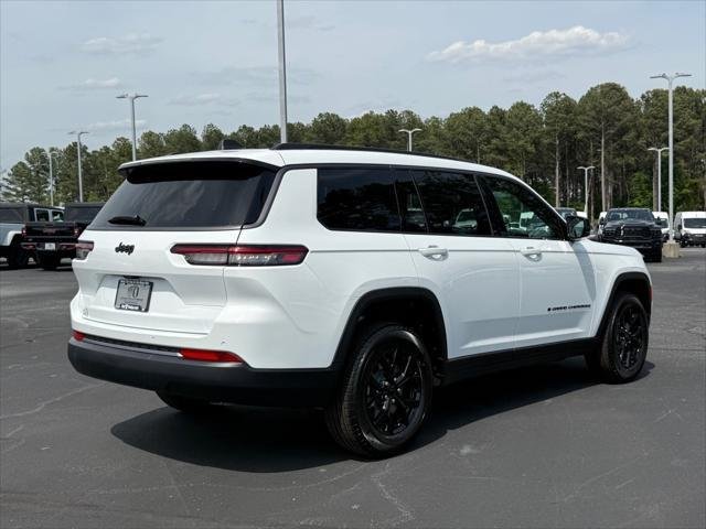 New 2026 Bright White Clear-Coat Exterior Paint Jeep Laredo image 3