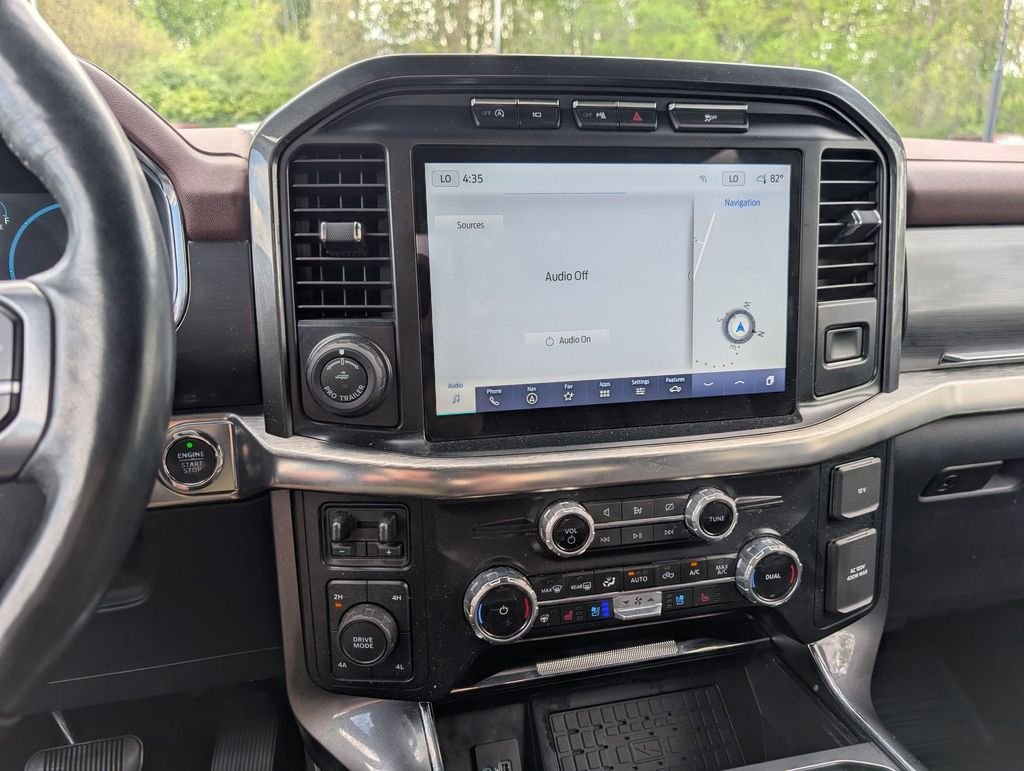Used 2023  Ford Lariat image 14