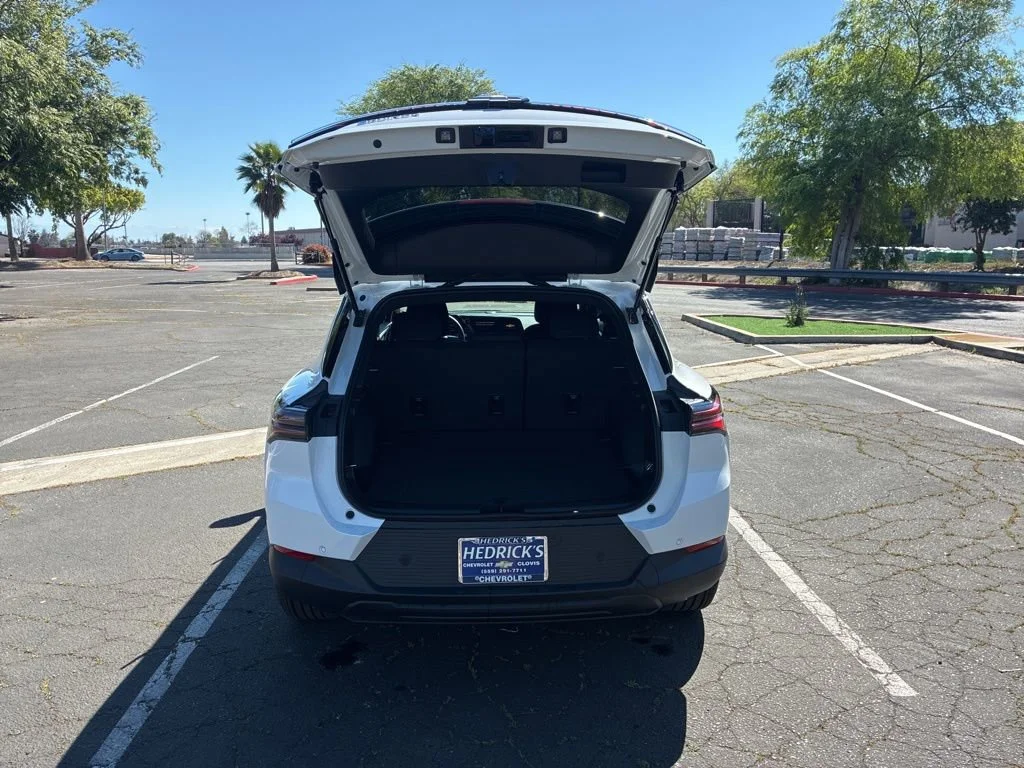 New 2026 Summit White Chevrolet LT image 21