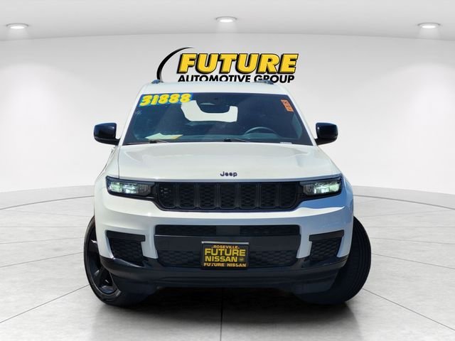 Used 2023 White Jeep Altitude image 2