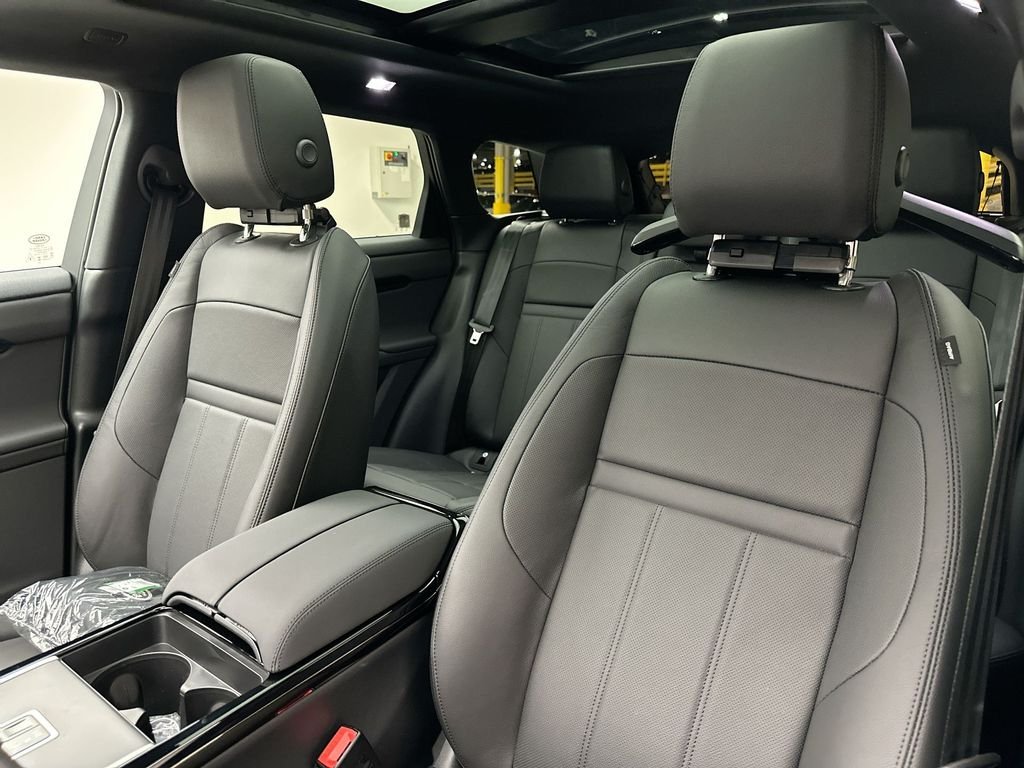 New 2026 Santorini Black Metallic Land Rover S image 10