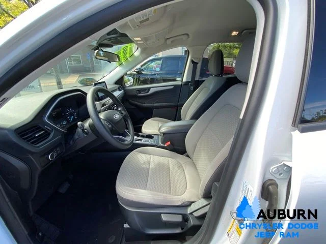 Used 2022 White Ford SE image 24