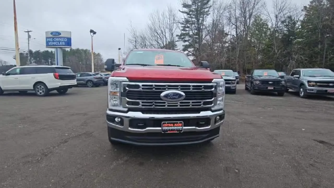 New 2026 Ruby Red Metallic Tinted Clearcoat Ford F-250® XLT image 3