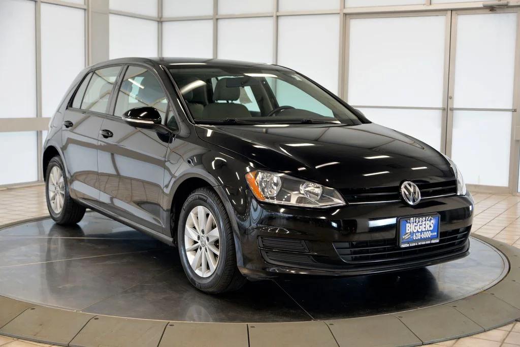 Used 2016 Black Volkswagen TSI S 4-Door image 2