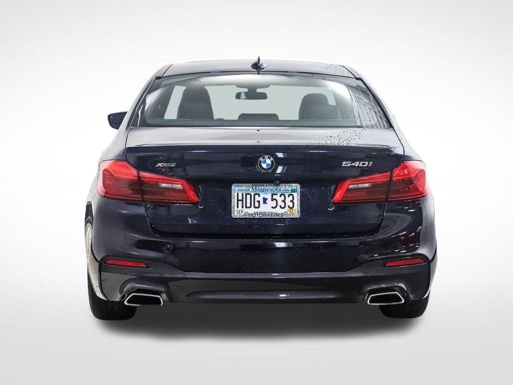 Used 2019 Carbon Black Metallic BMW 540i xDrive image 4