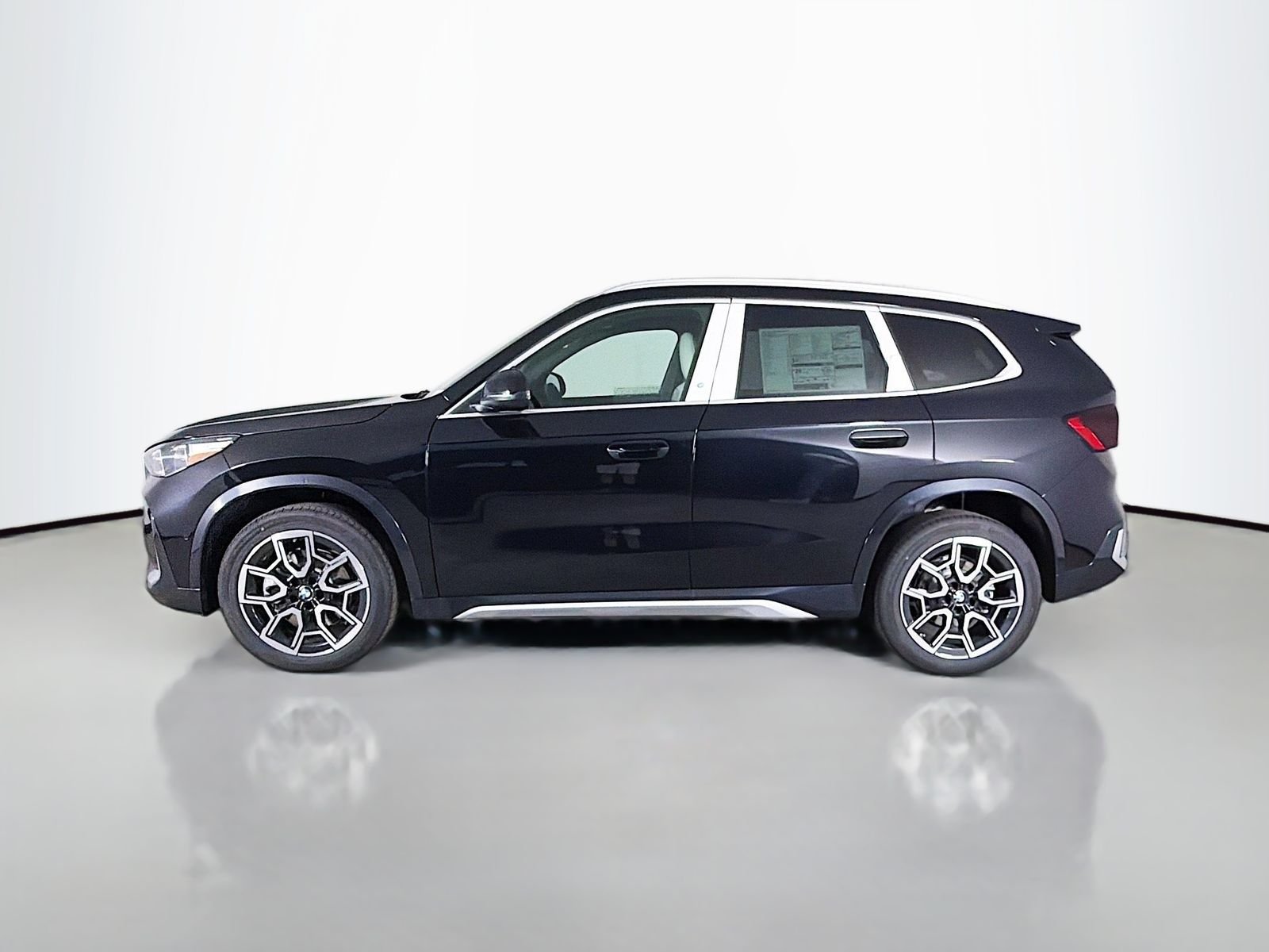 New 2026 Black Sapphire Metallic BMW xDrive28i image 4